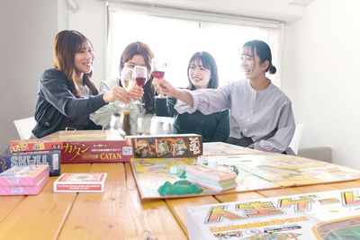 無料：人生ゲーム／人生ゲームポケット／トランプ／カタン catan／ジェンガ Jenga／ワンナイト人狼／UNO／SKULL（写真参考） - 🌻飯田橋駅3分･水道橋8分のレンタルスペース･貸会議室 レンタルスペース 飯田橋南の設備の写真