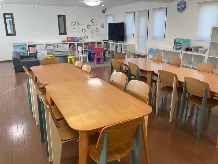 【ラウンジルーム】パーティースペース（～30名） - ウィズダムアカデミー二子玉川校