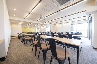 新宿御苑前駅より徒歩2分×66名着席のオシャレ会議室！備品充実・Wi-Fi無料◎ - TIME SHARING 新宿御苑前 壱丁目参番館