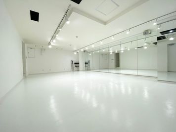 ZERO DANCE STUDIO ANNEXスタジオの室内の写真