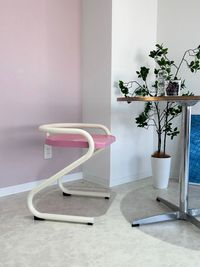 ユニークなデザインのバイカラーチェア - 5801 Studio 全方向映えスポット♡ 韓国風フォトスタジオの設備の写真