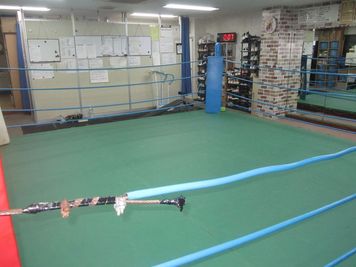 ラッキースターボクシングクラブ ボクシングの練習はもちろん、格闘技、ヨガ等に利用可能。の室内の写真