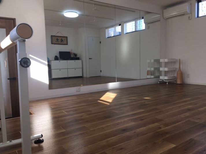 鏡付レンタルスペース - スエヒロ