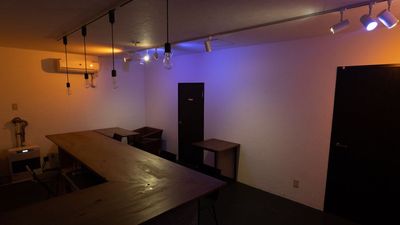 カフェバースペース(照明B) - ROOST レンタルカフェバー・キッチンスペースの室内の写真