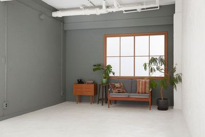 シンプルなヴィンテージ家具を配置。 - FIVE STUDIOの室内の写真