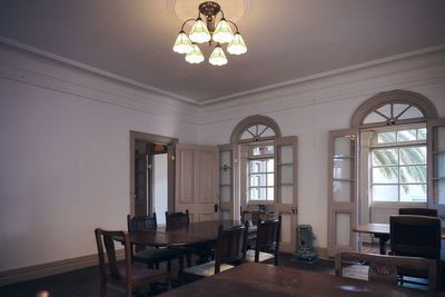 北野メディウム邸の２Fアトリエルームとなります✨
セミナー等に良くご使用いただくお部屋です。 - 北野異人館（北野メディウム邸） 北野異人館【北野メディウム邸】｜2階ラウンジルーム🎨撮影📸の室内の写真