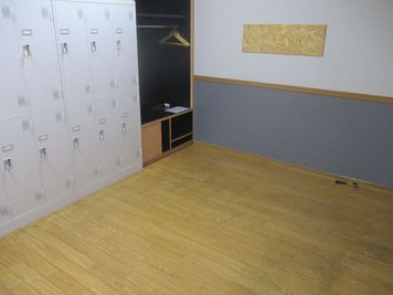 広い床 - スペースレンタル相模原 ３０８号室の室内の写真