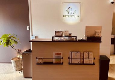お店のカウンター - RETREAT LUAレンタルルーム 鍵付き完全個室の入口の写真