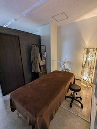 アロマトリートメント・マッサージ・エステ・整体などフリーで活躍されている方や、独立前のトライアルなどにオススメです！ - RETREAT LUAレンタルルーム