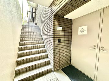 琉球スタジオCanDokoro レンタルスペースの入口の写真