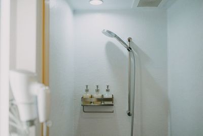 シャワールームには、ボディーソープ、シャンプー、コンディショナー、ドライヤーが設置されています - 京都湾処／KYOTOWANDのその他の写真