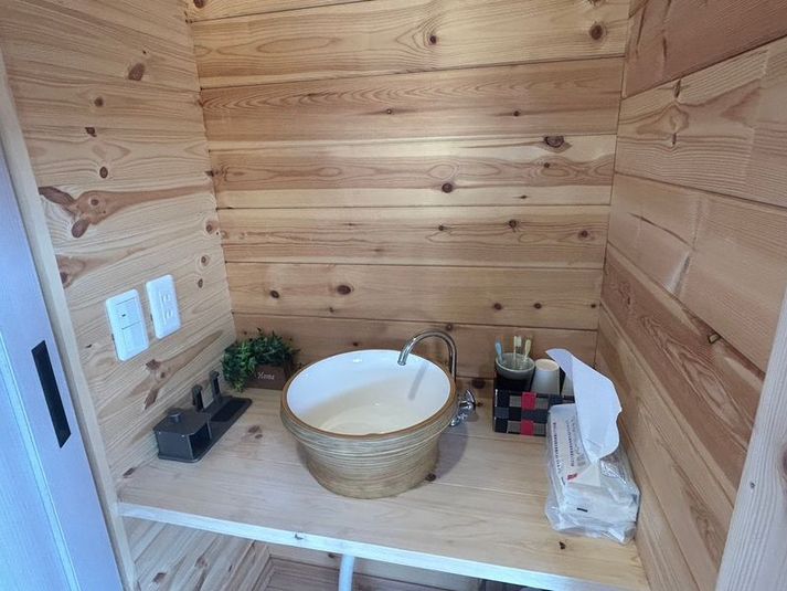 欧州仕様の本格ログハウス　まるまる６畳レンタルスペース - 瀬戸ワーケーション　わびくらの里