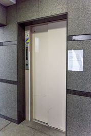 Moff room《秋葉原店》 🧸Moff room🧸1〜15名様用ママ会向けスペースの入口の写真