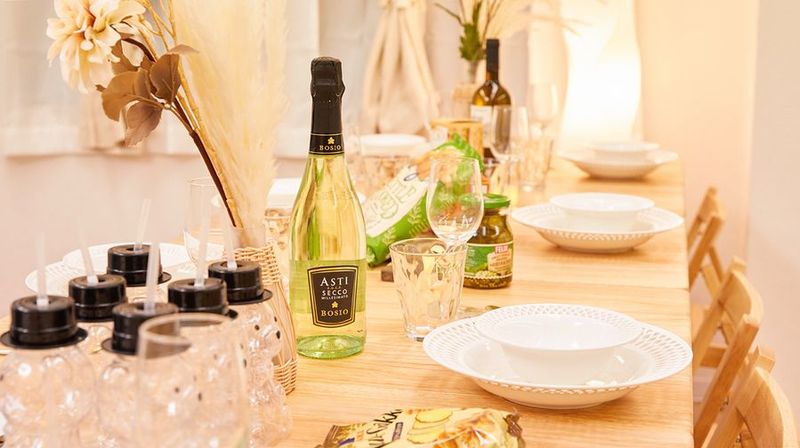 120㌅の大画面‼︎最大25名‼︎アクセス抜群パーティスペース - Moff room《秋葉原店》