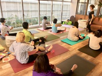 自然光の入る開放的で落ち着いた雰囲気 - Atlya参宮橋／tsugugoto cafeの室内の写真