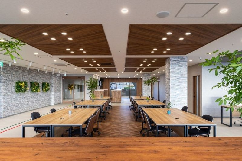 【ドン・キホーテ豊見城６F】ワーキングスペース・キッチンスペース - いいオフィス豊見城