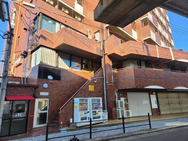 LIVE  HOUSE ＆BAR「DEALT」 - LIVE HOUSE＆BAR DEALT