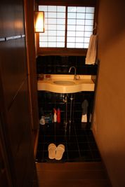 夷谷町日本家屋【蹴上駅徒歩6分】 和室、お茶室の室内の写真