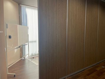 Connected Studio i/HUB 富士宮駅から徒歩1分【12名】の入口の写真