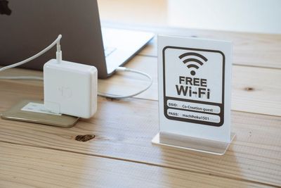 館内free wi-fiと電源タップ完備です。 - hope 巣　コ・クリエーション小淵沢 Hope巣コ・クリエーション小淵沢（ROOM12個室エリア）の室内の写真