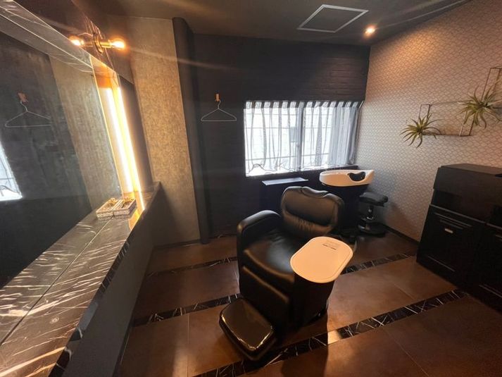 ワンフットビル Beauty Lounge 霞 KASUMI（美容室レンタル）の室内の写真