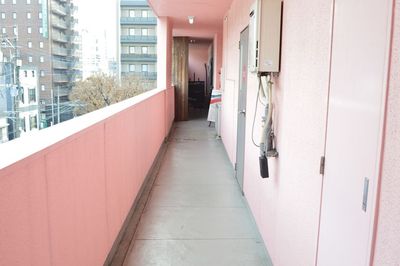 4Fの通路になります！「E-SPORTS CLUB KOKURA」は手前の扉です🚪 - E-SPORTS CLUB KOKURA ゲーム・パーティースペースの外観の写真