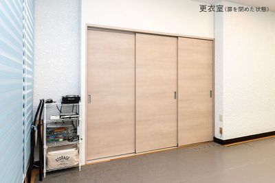 更衣室（扉を閉めた状態） - レセフェールスタジオの室内の写真