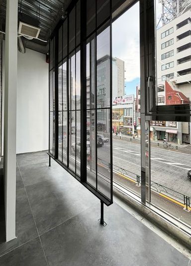 LEDビジョン付！展示会・ポップアップ向け2階路面スペース - - 明治通り沿い路面店　- 広々とした56㎡超のスペース