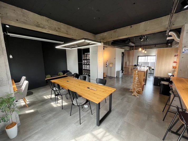 スペース全体の写真です - coworking space HITOSHIGOTO 【1】coworking space HITOSHIGOTOの室内の写真