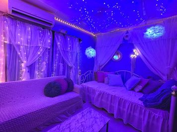 SNSで大バズり‼︎KOHA池袋2nd アラジンのような世界観‼︎室内イルミKOHA池袋2nd✨の室内の写真