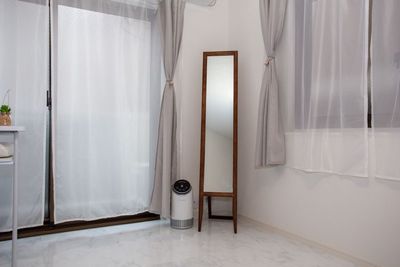 姿見、空気清浄機 - レンタルサロンCOTAの設備の写真