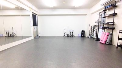 白を基調としたインテリア！ - シェア・スタジオBluebird《三宮スタジオ》 レンタルスタジオの室内の写真
