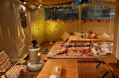 暖房器具フル装備！防寒対策抜かりなし☆冬の夜ももあたたかく過ごせるBBQ施設が自慢♪(2025/11/20～2026/4/15まで暖か冬季仕様) - Pier's CAFE&ROOFTOPの室内の写真