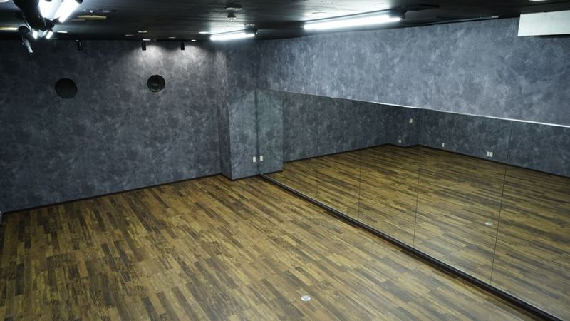 レンタルスタジオ NIJI - バロンヴェールビル