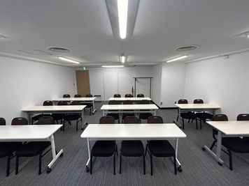 【レイアウトは自由に変えていただけます※要原状復帰】 - TIME SHARING渋谷ワールド宇田川ビル【無料WiFi】 9F 会議室 Bの室内の写真