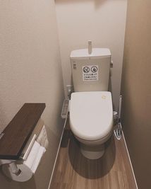 トイレはウォッシュレットが付いておりますので、男女ともに安心してご利用いただけます。 - スマートホームシアター横浜中華街 Smartホームシアター横浜中華街の設備の写真