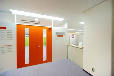 オフィス入り口（オートロック） - katanaオフィス淀屋橋 淀屋橋駅から徒歩2分 打ち合わせ、会議に  貸会議室（12名用)の入口の写真