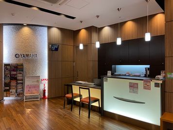 ご不明な点はお気軽に受付スタッフまで
 - フジグラン広島センター グランドピアノ、エレクトーン防音部屋S４教室の入口の写真