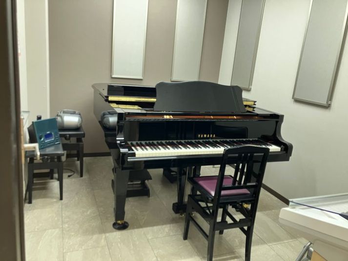 グランドピアノ(C3)の練習ができるスペース - 長崎ココウォークセンター