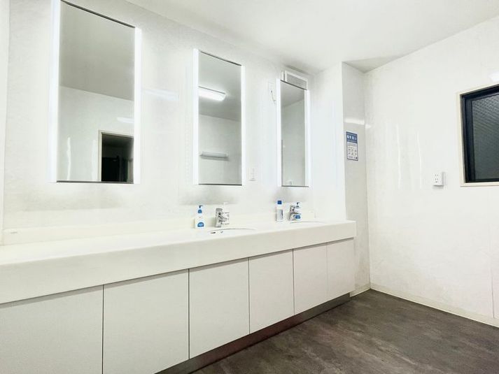 レッスン、パフォーマンススペース - トモコダンスプラネット