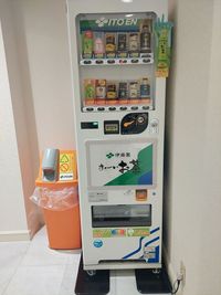 自動販売機を設置しています。
ご利用ください。 - GAKUYA Bird店 貸会議室 　RoomＣの設備の写真