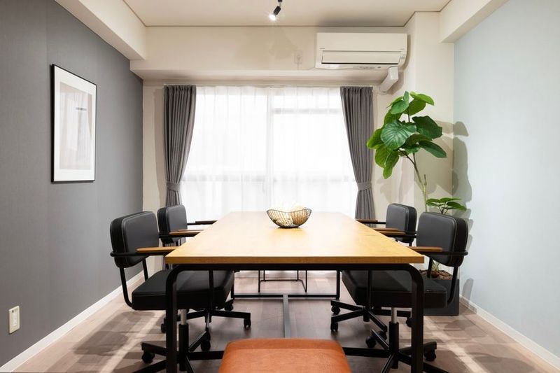 大阪梅田のプライベート会議室です🏢 - 〈M's OFFICE梅田〉 M's OFFICEの室内の写真