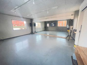 ズームダンススタジオ　糸島校 ２階　ダンススタジオの営業時間外をレンタルします。の室内の写真