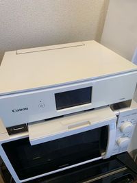 プリンター（無料）
用紙１０枚以上ご利用になる場合は有料(110円/10枚追加ごと)となります。 - レンタルサロン・会議室Koto京都駅前 レンタルサロンの設備の写真