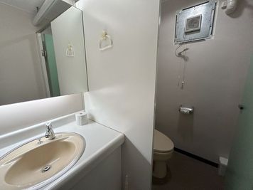 【3階女性トイレ※4階の共用トイレもご利用可能です。】 - TIME SHARING 大手町 協販商事ビル 3Fの設備の写真
