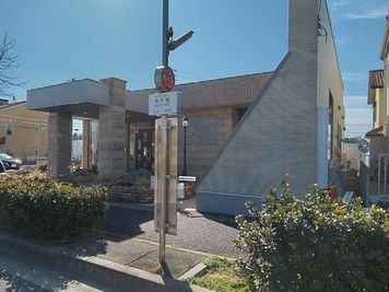 市バス「長戸橋」停留所目の前 - レンタルスペース Odette レンタルスペースOdetteの外観の写真