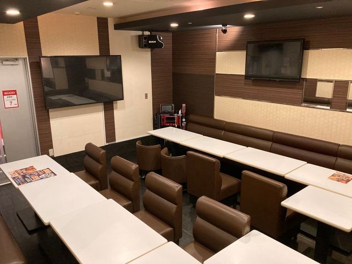 《9～10名用》会議・打ち合わせ用ワークルーム【サイズL】 - カラオケビッグエコー　なんばアムザ店