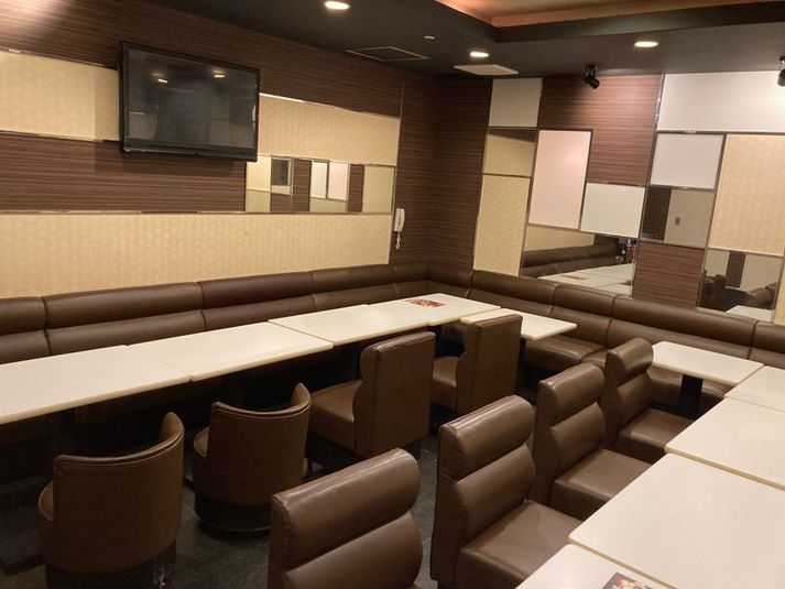 《9～10名用》会議・打ち合わせ用ワークルーム【サイズL】 - カラオケビッグエコー　なんばアムザ店