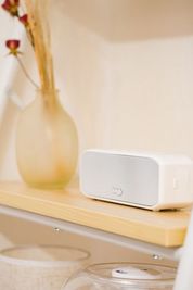 【Bluetoothスピーカー】
お客さまへ癒しのを時間を提供する際にぜひご利用ください。
施術中以外にもご利用可能。 - レンタルサロンエアリ 《大阪・江坂》レンタルサロンエアリの設備の写真