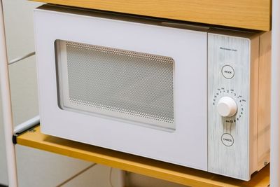 【電子レンジ】
軽食やタオルを温める際にご利用ください。 - レンタルサロンエアリ 《大阪・江坂》レンタルサロンエアリの設備の写真